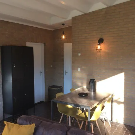 221 Hébergement de vacances *